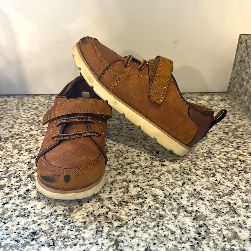 Stride rite Ethan style play condition for toe scuffs